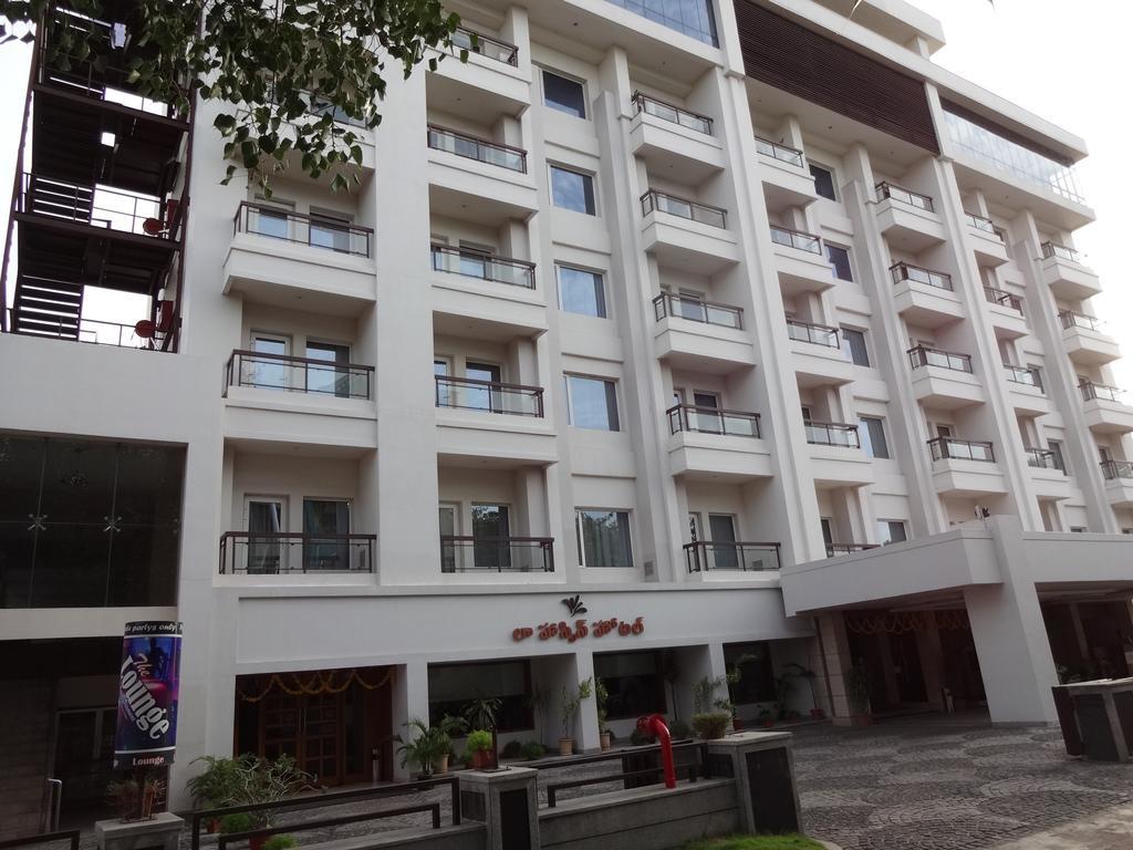 La Hospin Hotel Rājahmundry Szoba fotó